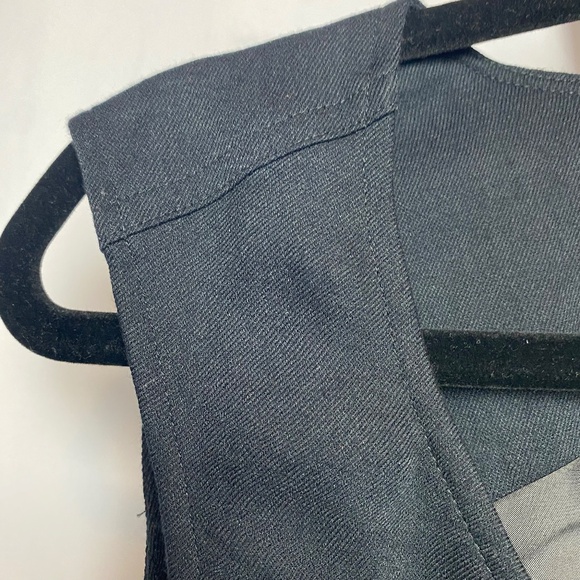 DKNY NWT Womenʻs Sleeveless Lined Zip Front Vest Top Large - Picture 3 of 10